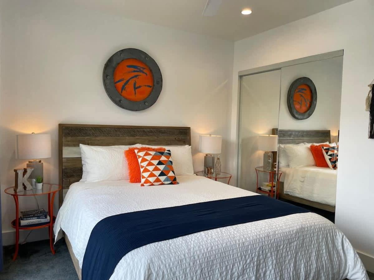 Apartment Orange Dream In The Sky *