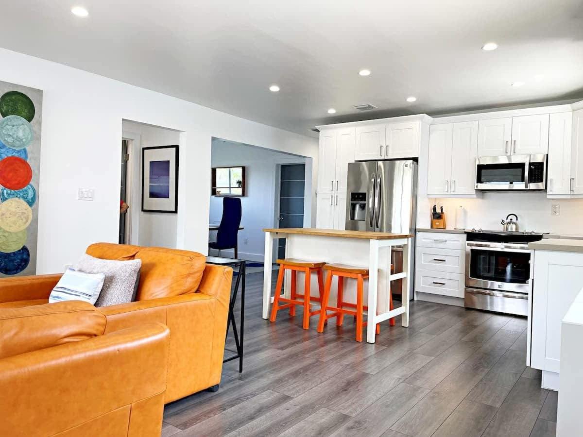 Apartment Orange Dream In The Sky